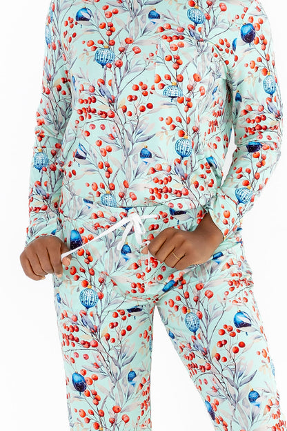 Frosted Berries Modal Pajama Set – Women’s Winter Jogger & Top