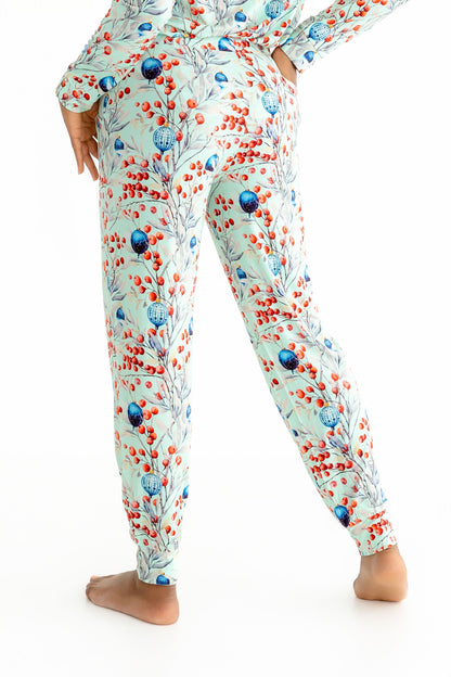 Frosted Berries Modal Pajama Set – Women’s Winter Jogger & Top