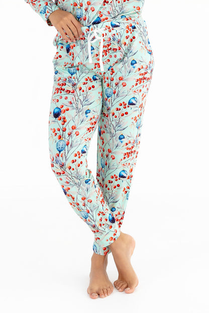 Frosted Berries Modal Pajama Set – Women’s Winter Jogger & Top