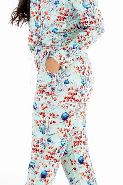 Frosted Berries Modal Pajama Set – Women’s Winter Jogger & Top