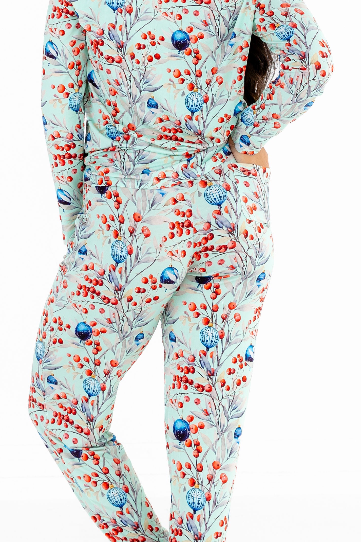 Frosted Berries Modal Pajama Set – Women’s Winter Jogger & Top