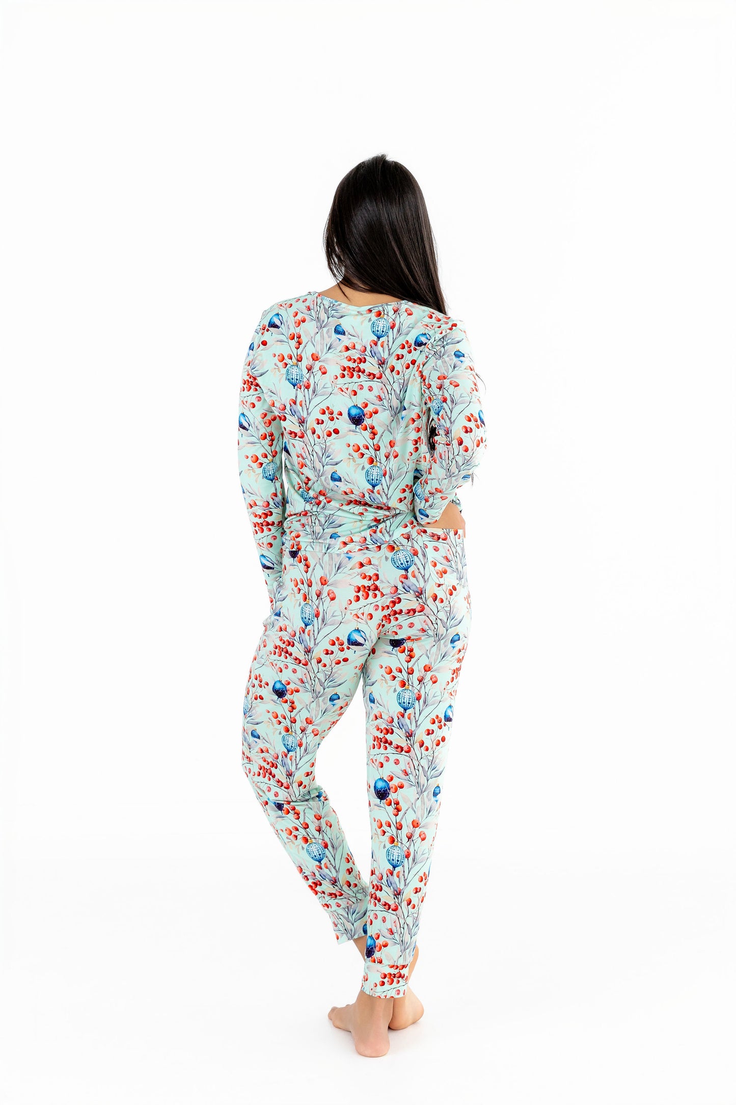 Frosted Berries Modal Pajama Set – Women’s Winter Jogger & Top
